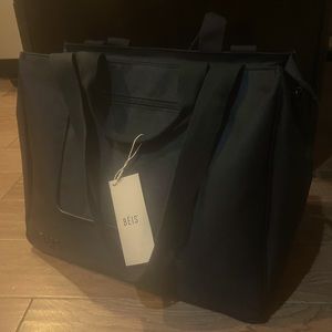 Beis East to West Tote NWT